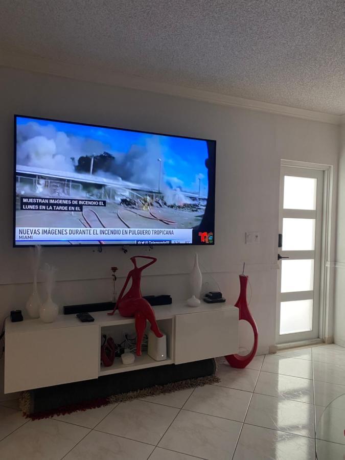 شقة Beautiful House 7 Min From Miami Airport W Free Parking المظهر الخارجي الصورة