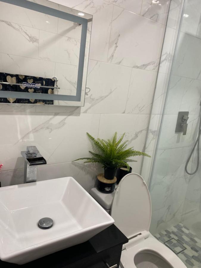 شقة Beautiful House 7 Min From Miami Airport W Free Parking المظهر الخارجي الصورة