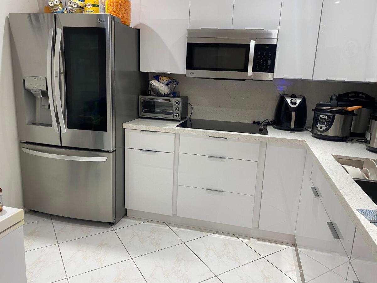 شقة Beautiful House 7 Min From Miami Airport W Free Parking المظهر الخارجي الصورة