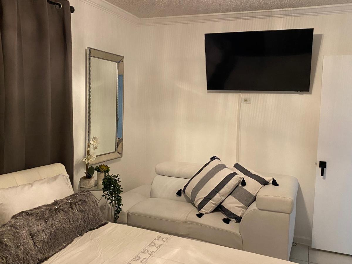شقة Beautiful House 7 Min From Miami Airport W Free Parking المظهر الخارجي الصورة