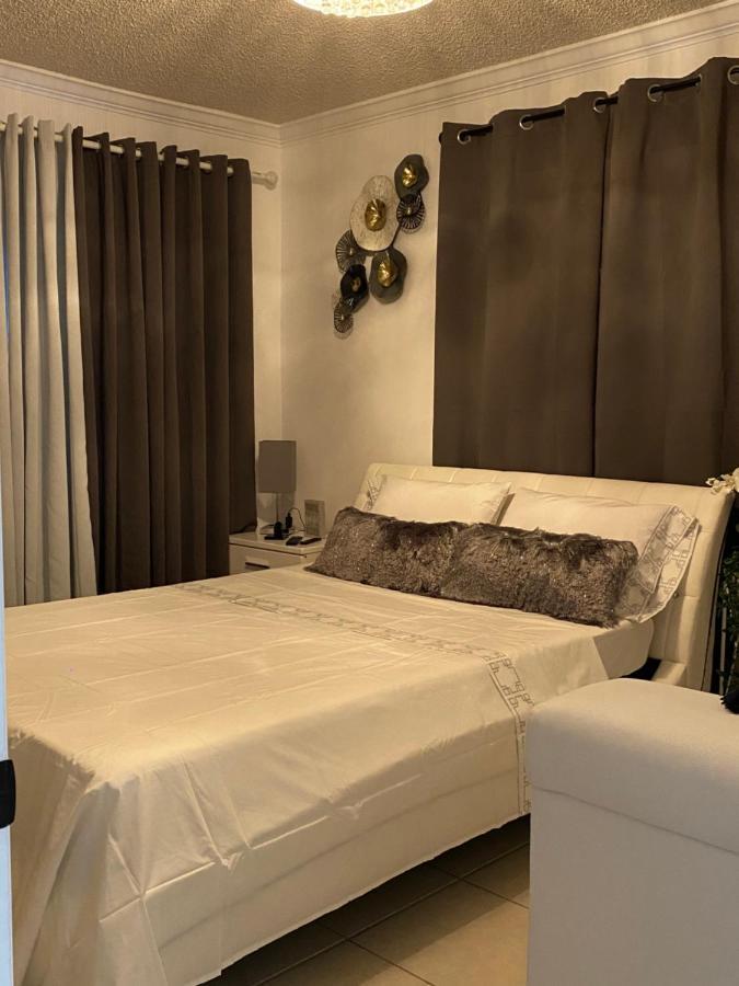 شقة Beautiful House 7 Min From Miami Airport W Free Parking المظهر الخارجي الصورة