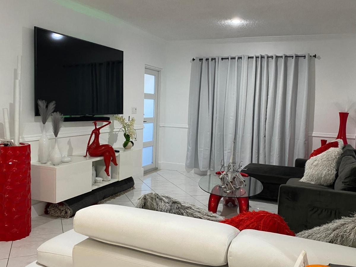شقة Beautiful House 7 Min From Miami Airport W Free Parking المظهر الخارجي الصورة